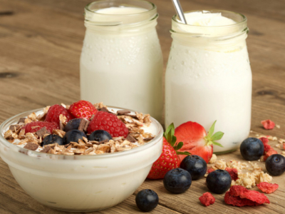 Hoe maak je zelfgemaakte yoghurt met een yoghurtmaker?